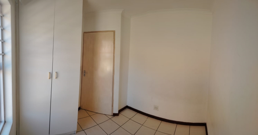 To Let 2 Bedroom Property for Rent in Strand South Western Cape